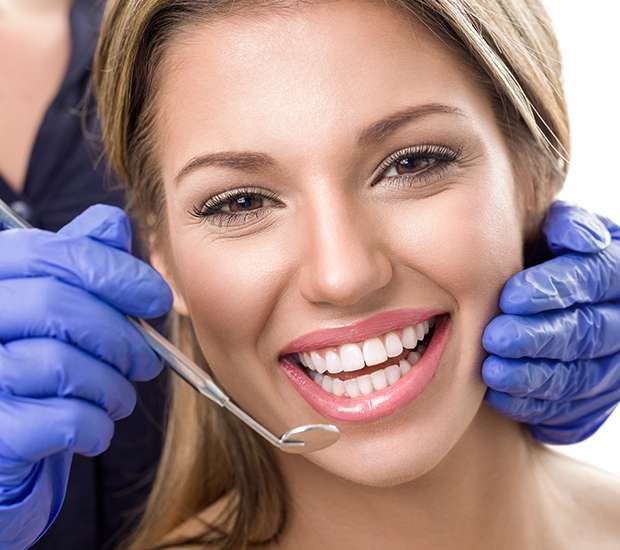 Agoura Hills Teeth Whitening at Dentist
